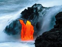 Lava_Flow_from_Kilauea_Volcano,_Hawaii